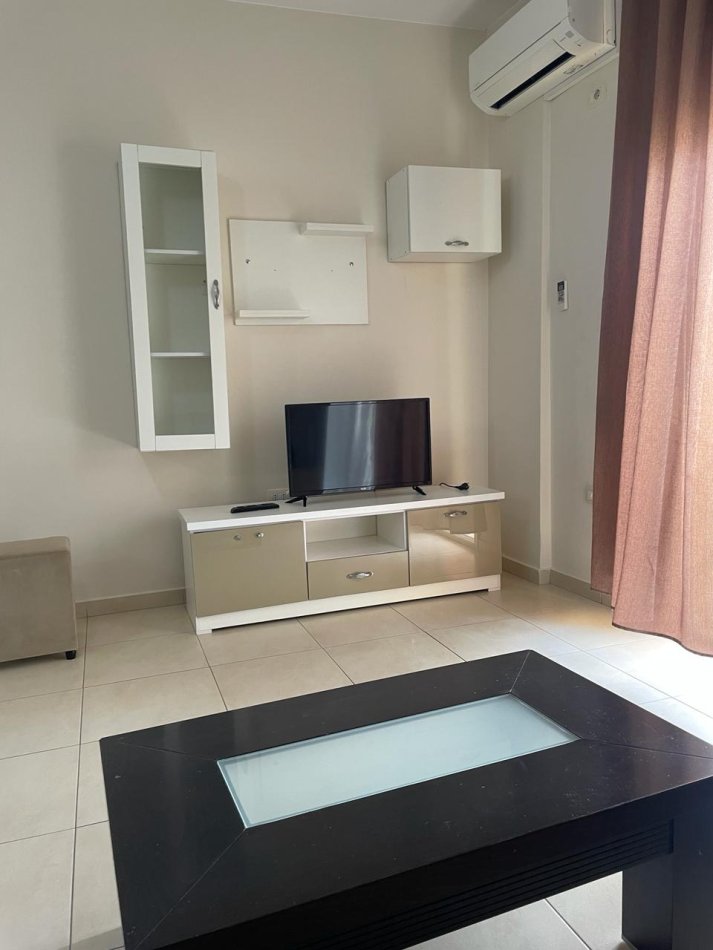 APARTAMENT 1+1 ME QERA AFER STADIUMIT FLAMURTARI