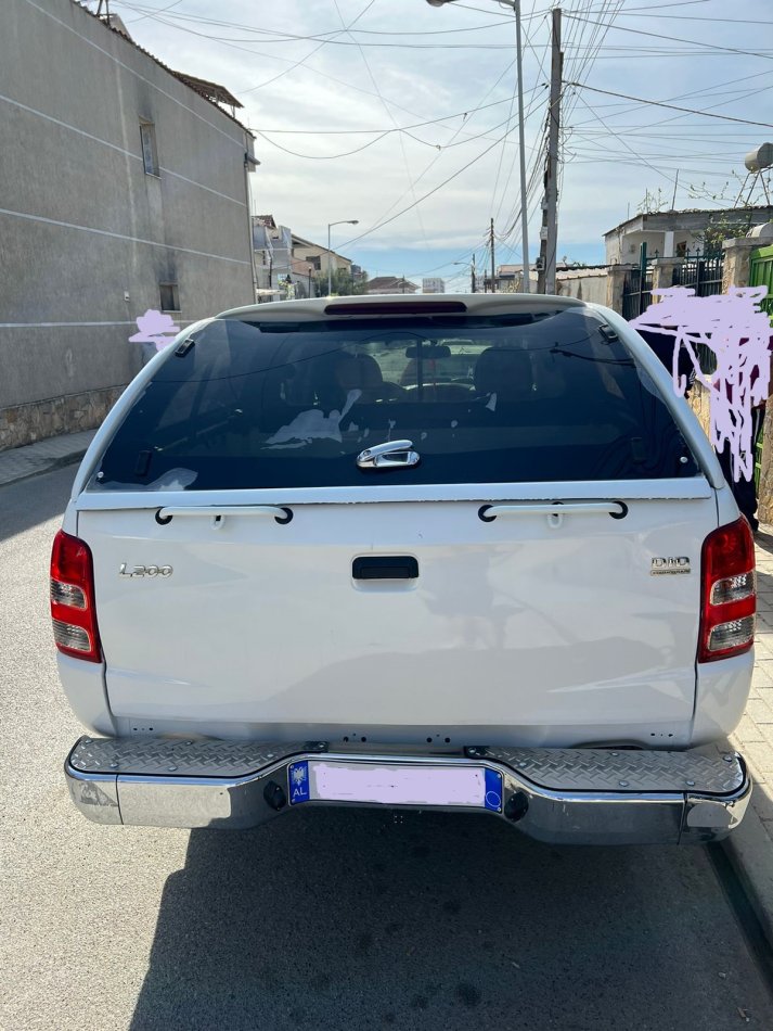 Shes Mitsubishi L200