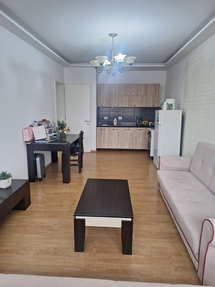 Tirane, jap me qera apartament 2+1 Kati 6, 66 m² 380 € (Rruga Niko Avrami zona Shkolla e Bashkume)