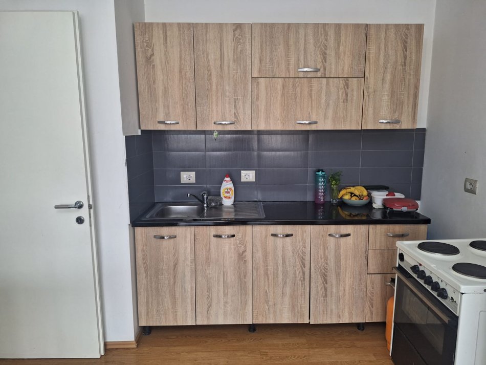 Tirane, jap me qera apartament 2+1 Kati 6, 66 m² 380 € (Rruga Niko Avrami zona Shkolla e Bashkume)