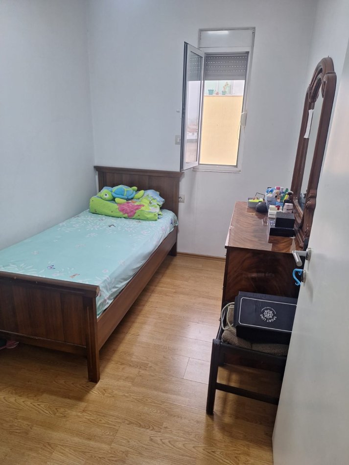 Tirane, jepet me qera apartament 2+1 Kati 6, 68 m² 380 € (Niko Avrami përballë shkollës 9-vjecare Bajram Curri)