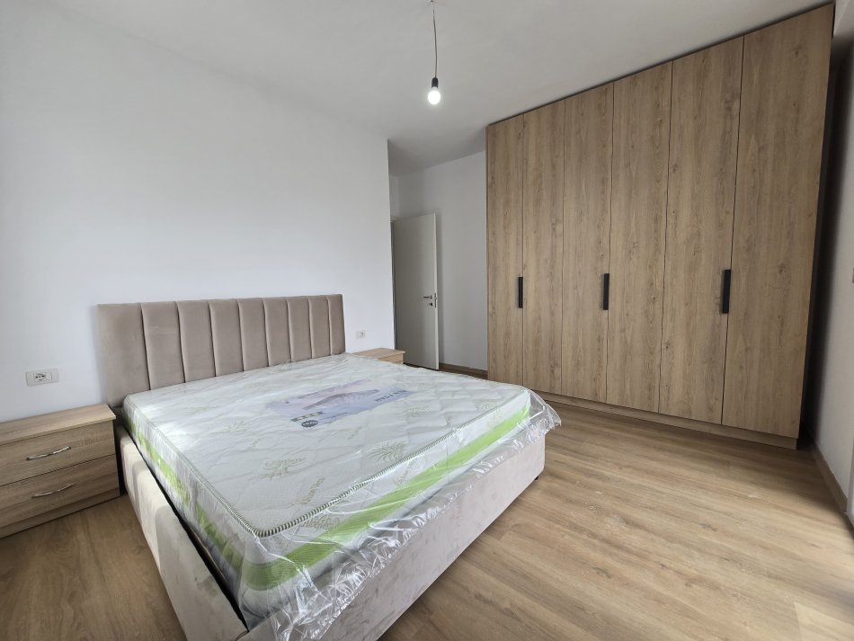 Tirane, jepet me qera apartament 2+1+Ballkon Kati 2, 80 m² 550 € (Dritan Hoxha)