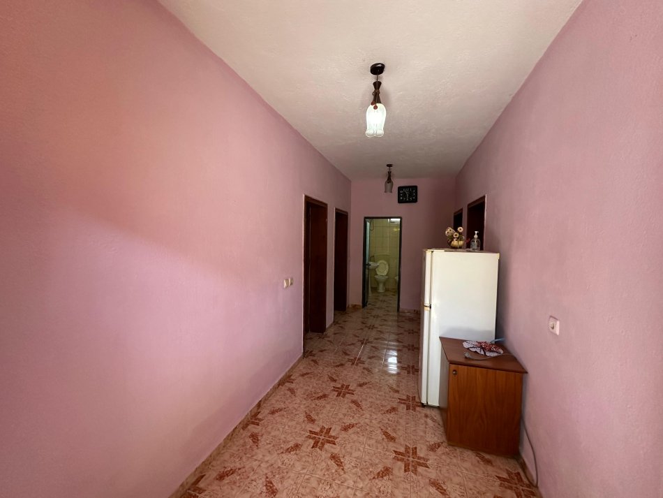 Shtepi Private 2 kate , 282 m² truall (Liqeni i Paskuqanit) Tirane