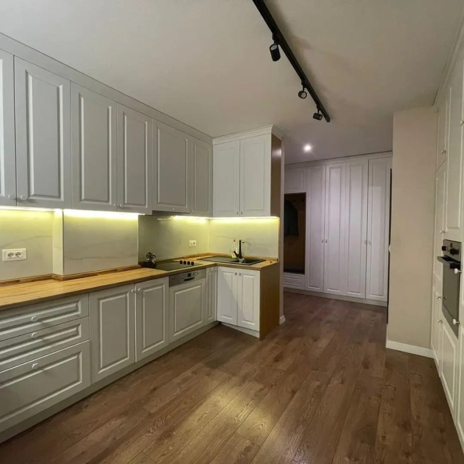 Jepet me Qira Apartament 2+1 tek rruga "Riza Cerova"