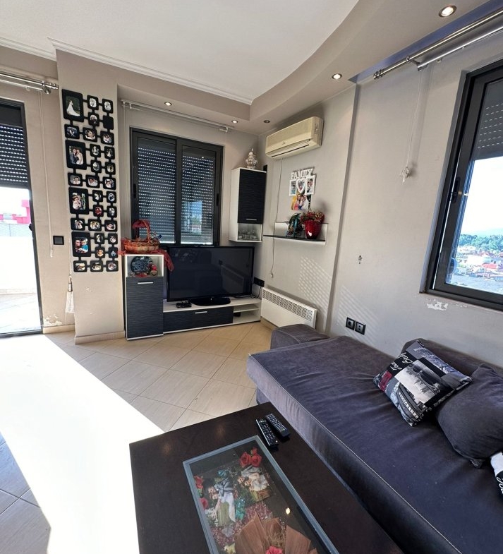 Tirane, jepet me qera apartament 2+1+Ballkon Kati 5, 93 m² 350 € (Prane Casa Italia)