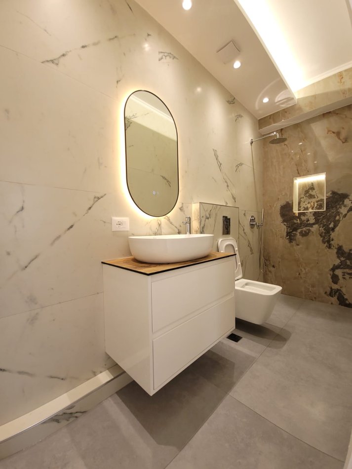 Tirane, shes apartament 2+1+Ballkon, Kati 7, 95 m² 210,000 € (Zogu i zi)