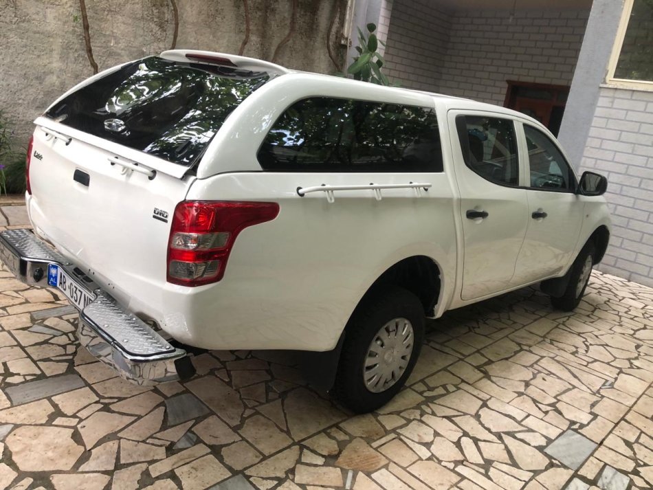 Tirane, shes Pick-Up Mitsubishi L200 Nafte, e bardhë manuale Klima 2 km 17 €
