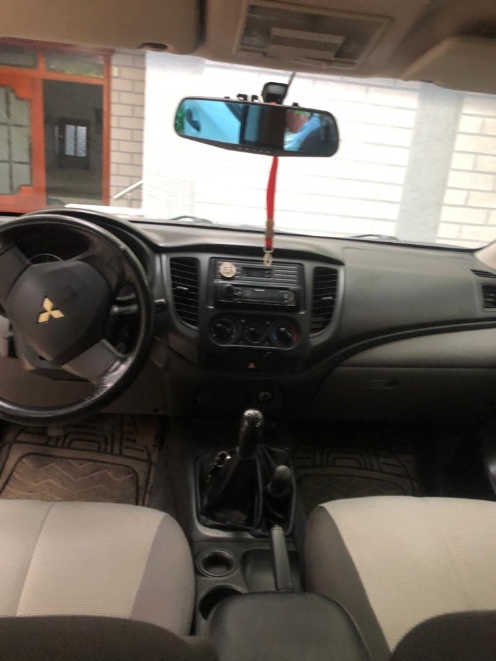 Tirane, shes Pick-Up Mitsubishi L200 Nafte, e bardhë manuale Klima 2 km 17 €