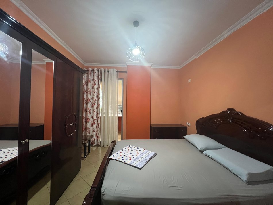 Tirane, jepet me qera apartament Kati 2, 75 m² 400 € 