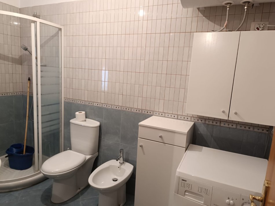 Tirane, jepet me qera apartament Kati 3, 100 m² 800 € 