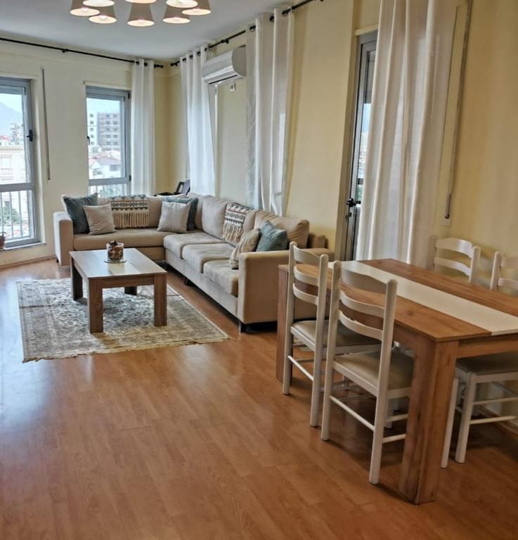 Tirane, shitet apartament Kati 4, 145.000 € 