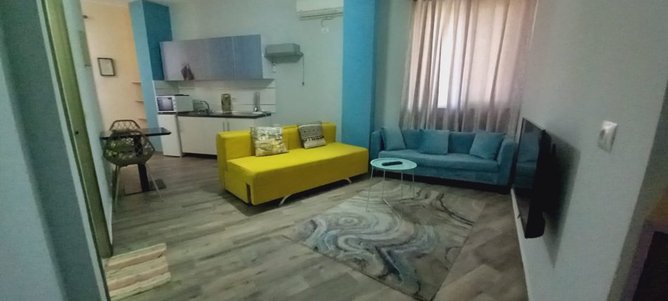 Tirane, jepet me qera apartament 1+1 Kati 1, 50 m² 400 € (Vilat Gjermane)