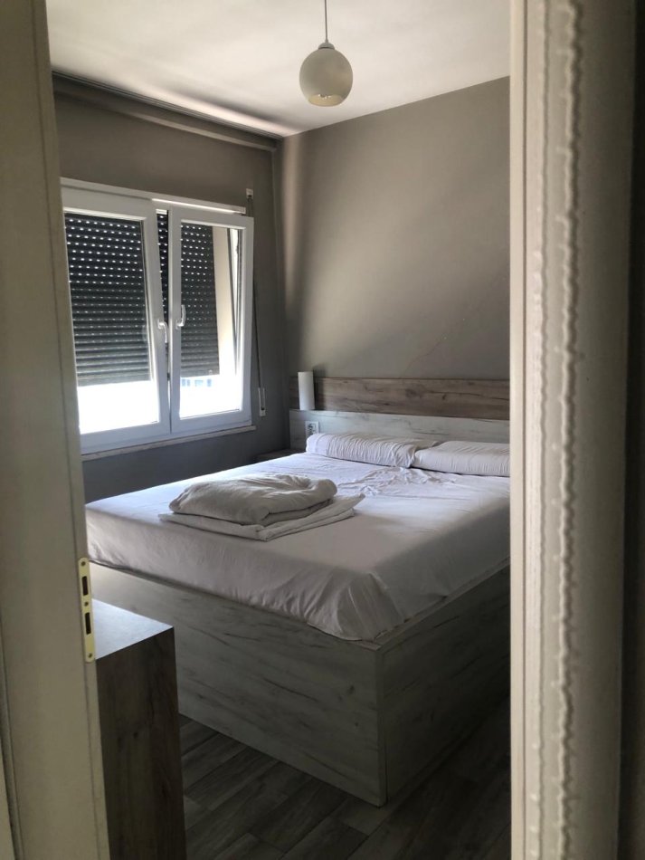 Tirane, jap me qera apartament 2+1+Ballkon Kati 6, 85 m² 450 € (Dritan hoxha, laprake)