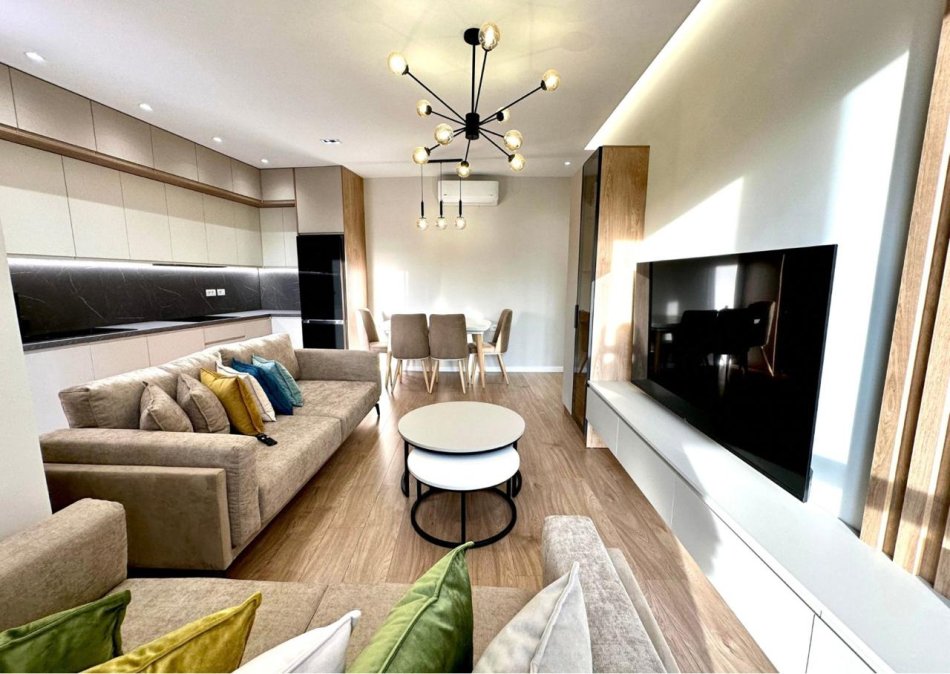 Tirane, jepet me qera apartament 2+1+Ballkon Kati 2, 11.000 € (TEG)