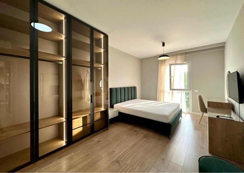 Tirane, jepet me qera apartament 2+1+Ballkon Kati 2, 11.000 € (TEG)