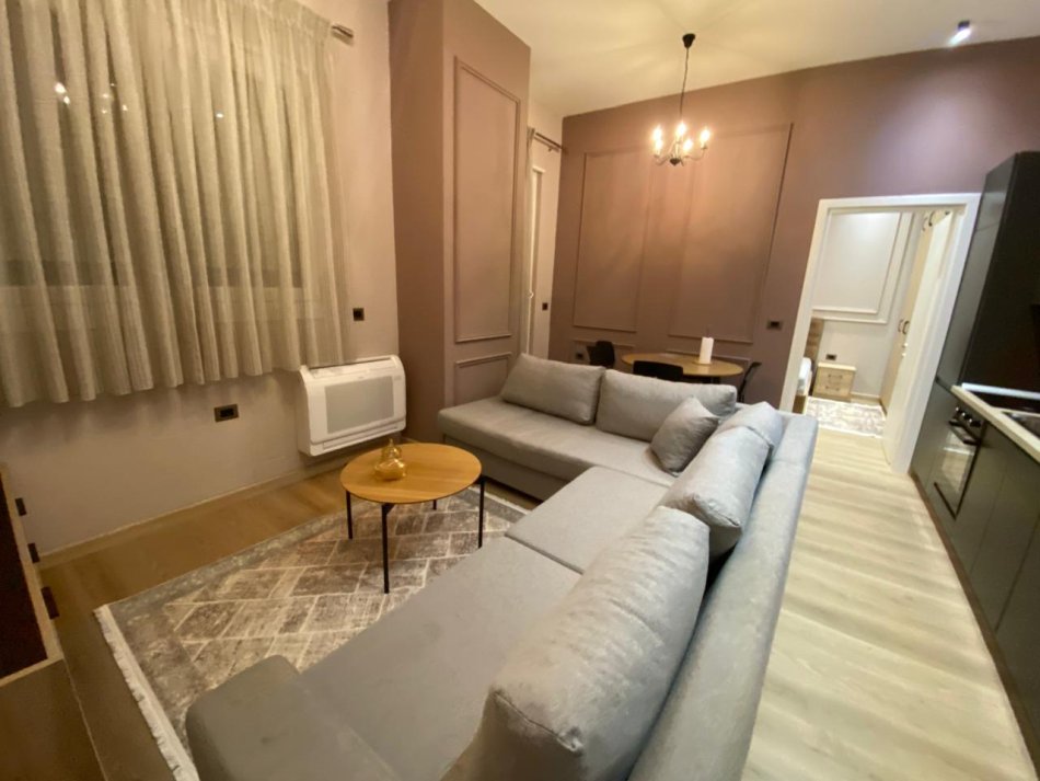 Tirane, jepet me qera apartament 2+1 Kati 1, 80 m² 600 Euro (Liqeni I Thate, Rruga peti)
