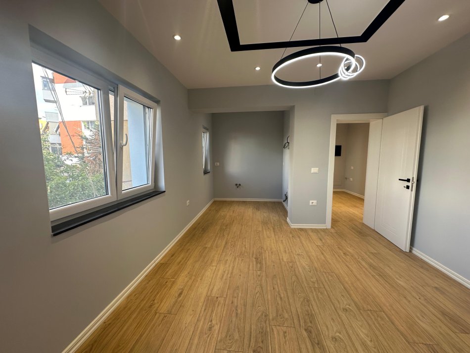 Tirane, shitet apartament 2+1+Ballkon Kati 3, 80 m² 145.000 € (Harry Fultz)