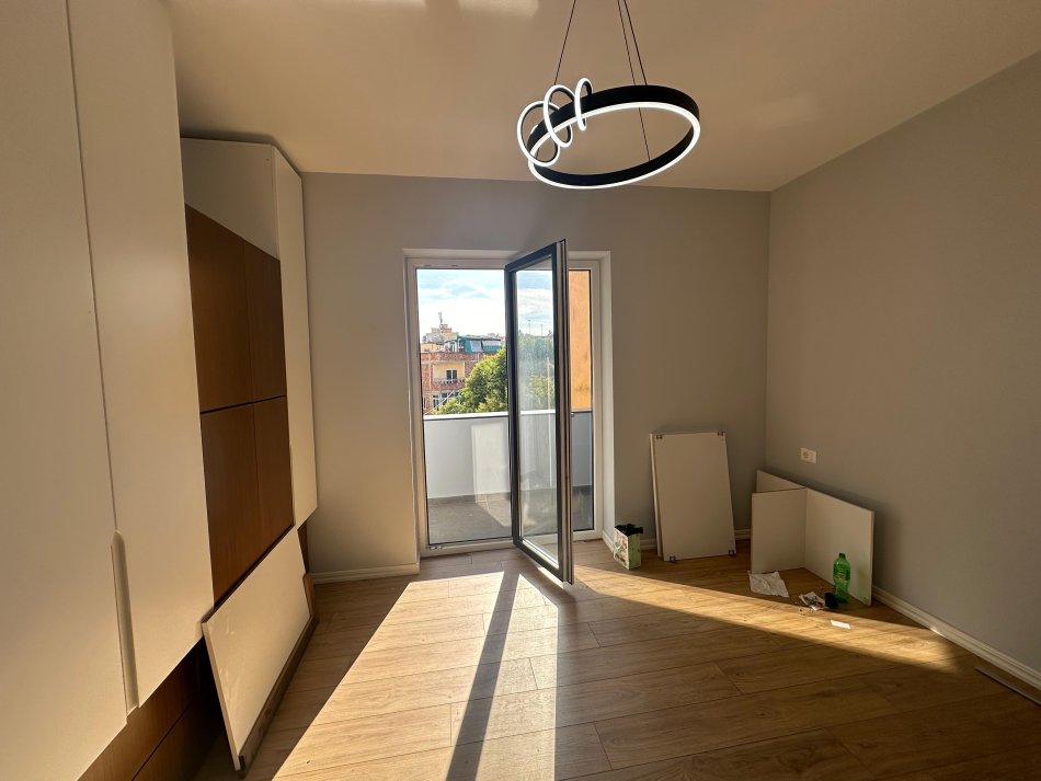 Tirane, shitet apartament 2+1+Ballkon Kati 3, 80 m² 145.000 € (Harry Fultz)