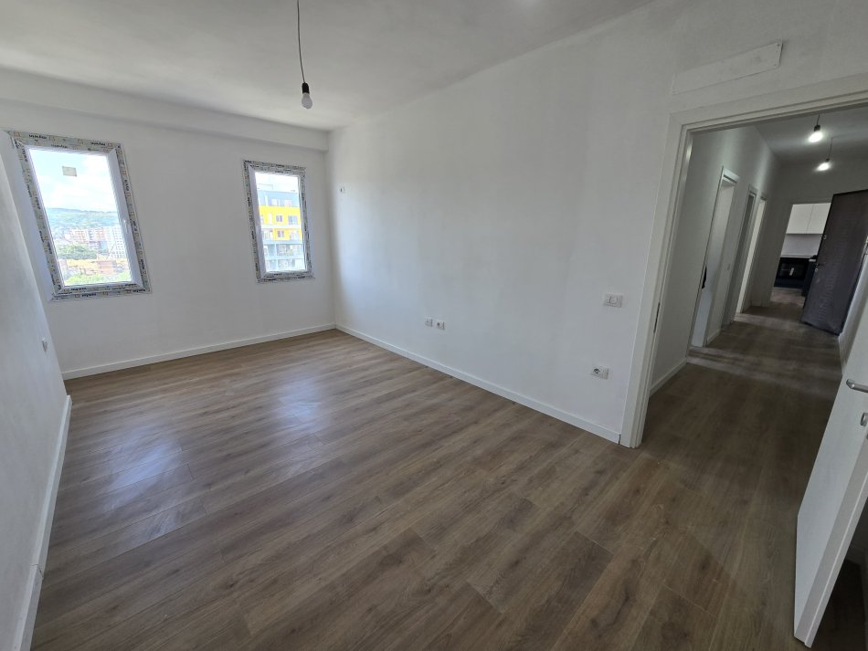 Tirane, jepet me qera apartament 3+1+Ballkon Kati 9, 104 m² 500 € (Dritan Hoxha)