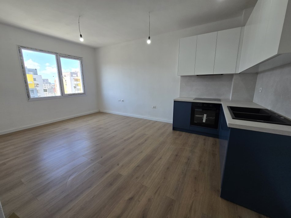 Tirane, jepet me qera apartament 3+1+Ballkon Kati 9, 104 m² 500 € (Dritan Hoxha)