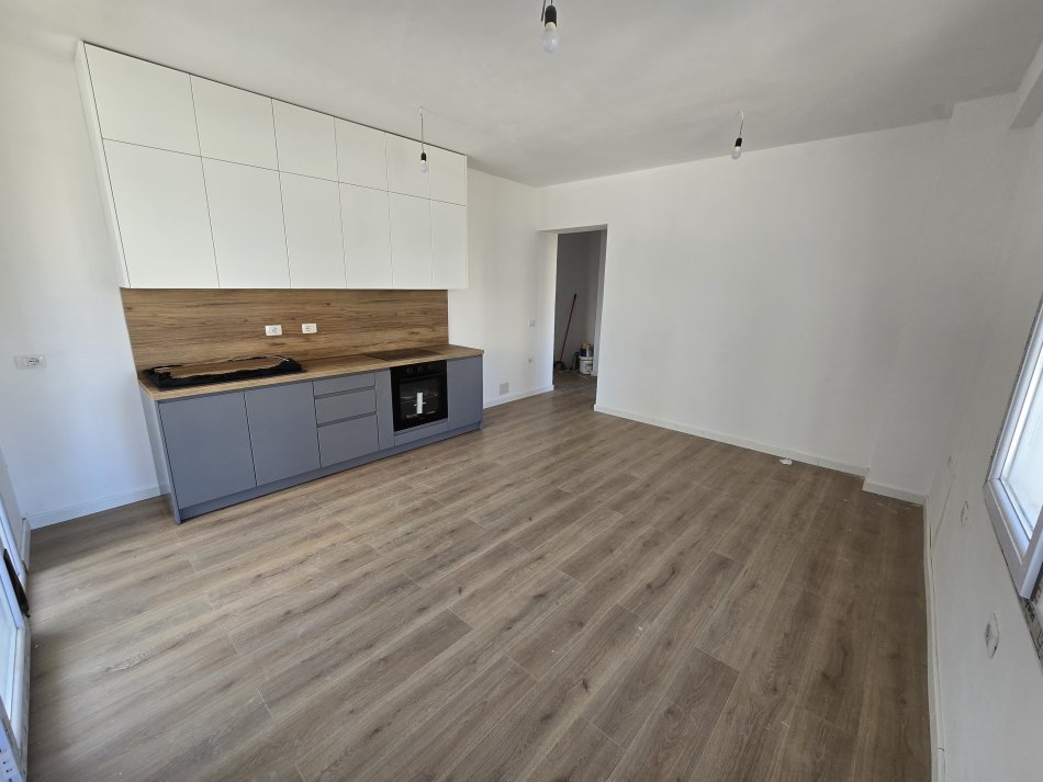 Tirane, jepet me qera apartament Kati 1, 86 m² 450 € (Dritan Hoxha)