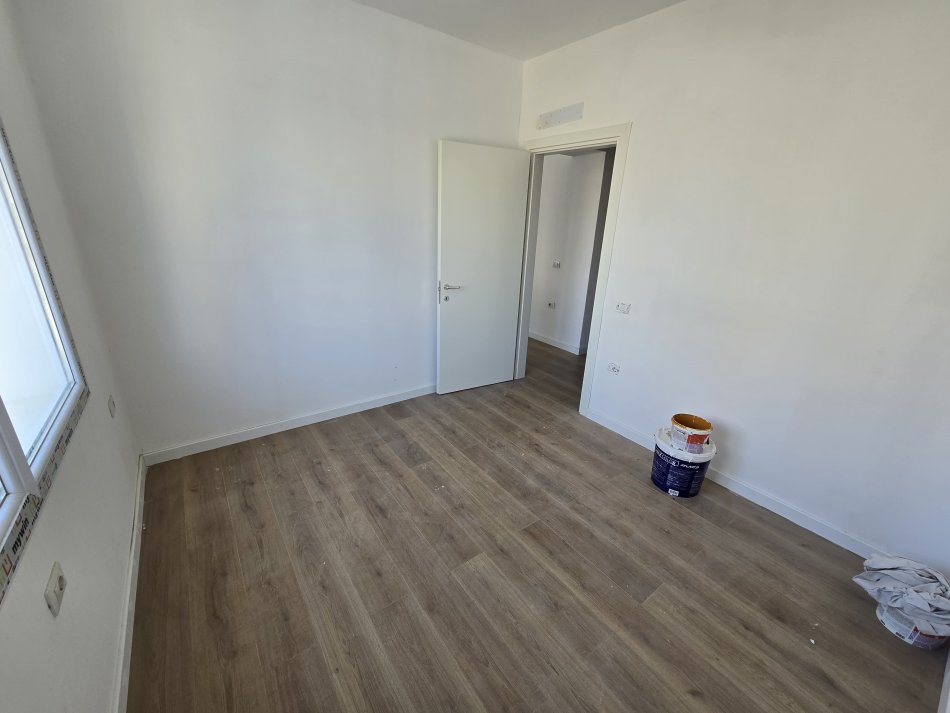 Tirane, jepet me qera apartament Kati 1, 86 m² 450 € (Dritan Hoxha)