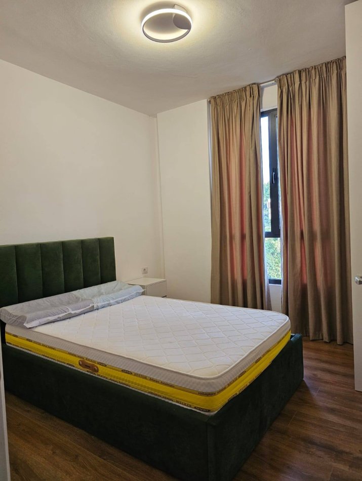 Durres, jepet me qera apartament 2+1+Ballkon Kati 3, 87 m² 500 € (Rruga e Dibres)