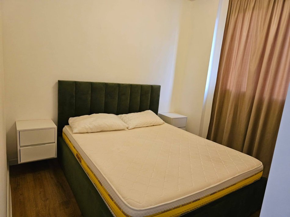 Durres, jepet me qera apartament 2+1+Ballkon Kati 3, 87 m² 500 € (Rruga e Dibres)