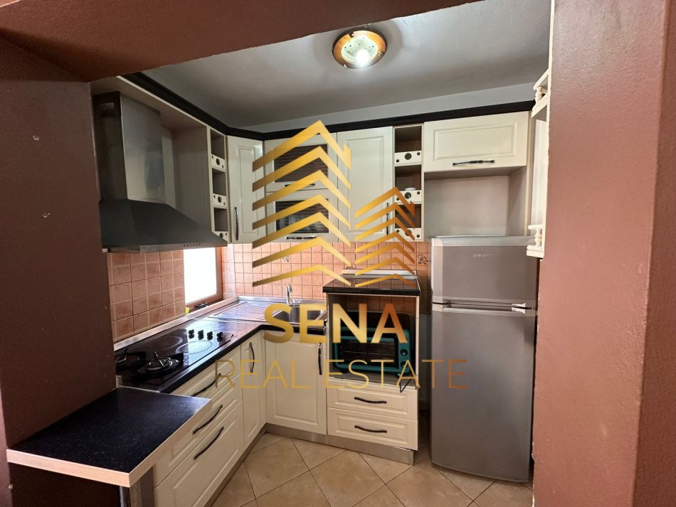Tirane, jepet me qera apartament 1+1 Kati 9, 65 m² 400 € (Rruga Teodor Keko)