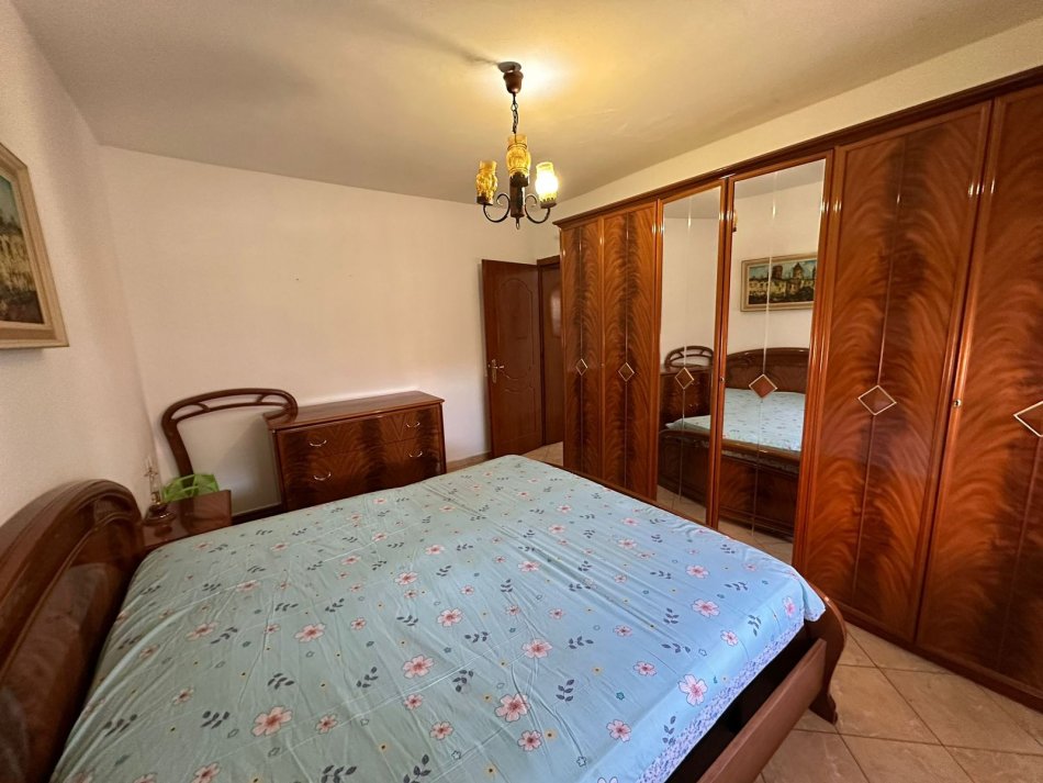Tirane, jepet me qera apartament 2+1+Aneks Kati 3, 65 m² 450 € (Brryli)