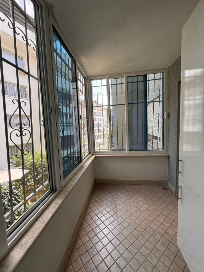 Tirane, jepet me qera apartament 1+1+Ballkon Kati 2, 71 m² 320 € (Fresk)