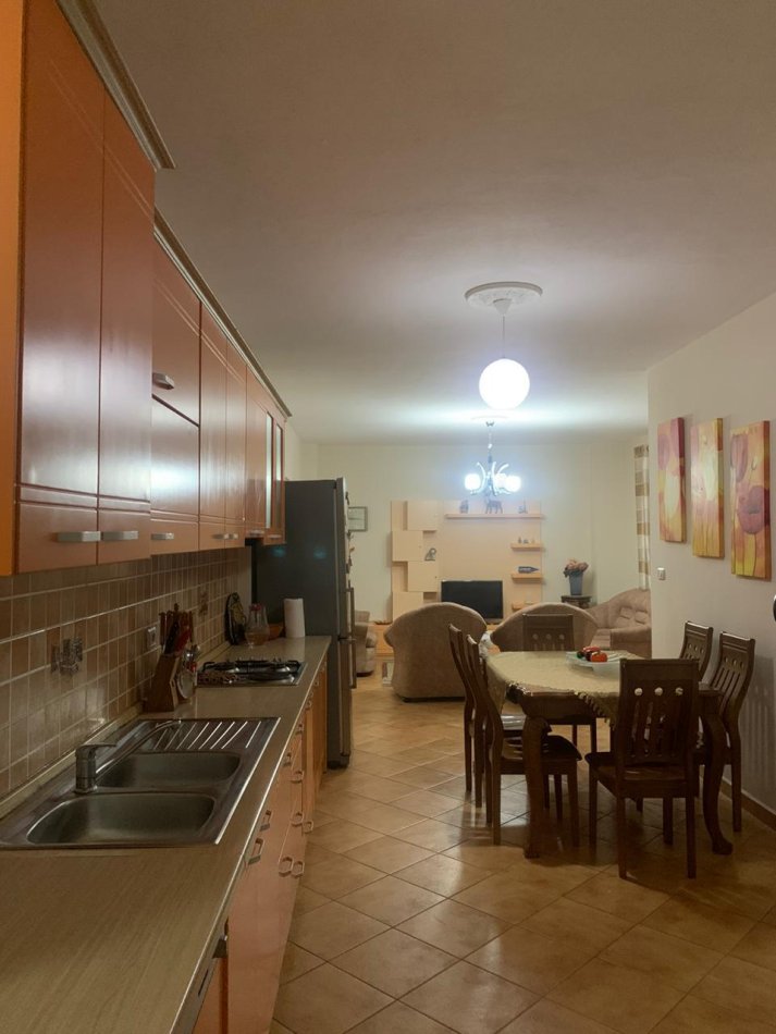 Tirane, shitet apartament 2+1+Ballkon Kati 2, 95 m² 140.000 € 