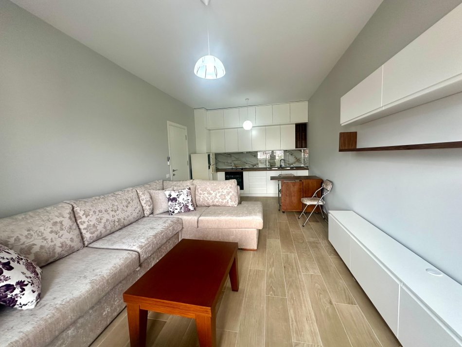 Tirane, jepet me qera apartament 1+1+Ballkon Kati 5, 70 m² 400 € (Ish Profarma)
