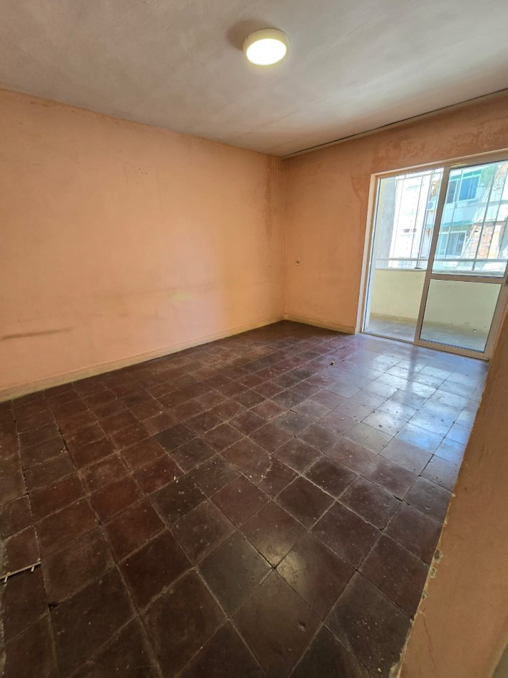 Tirane, shes 1+1+Ballkon Kati 3, 60 m² 85.000 € (Rruga Irfan Tomini)