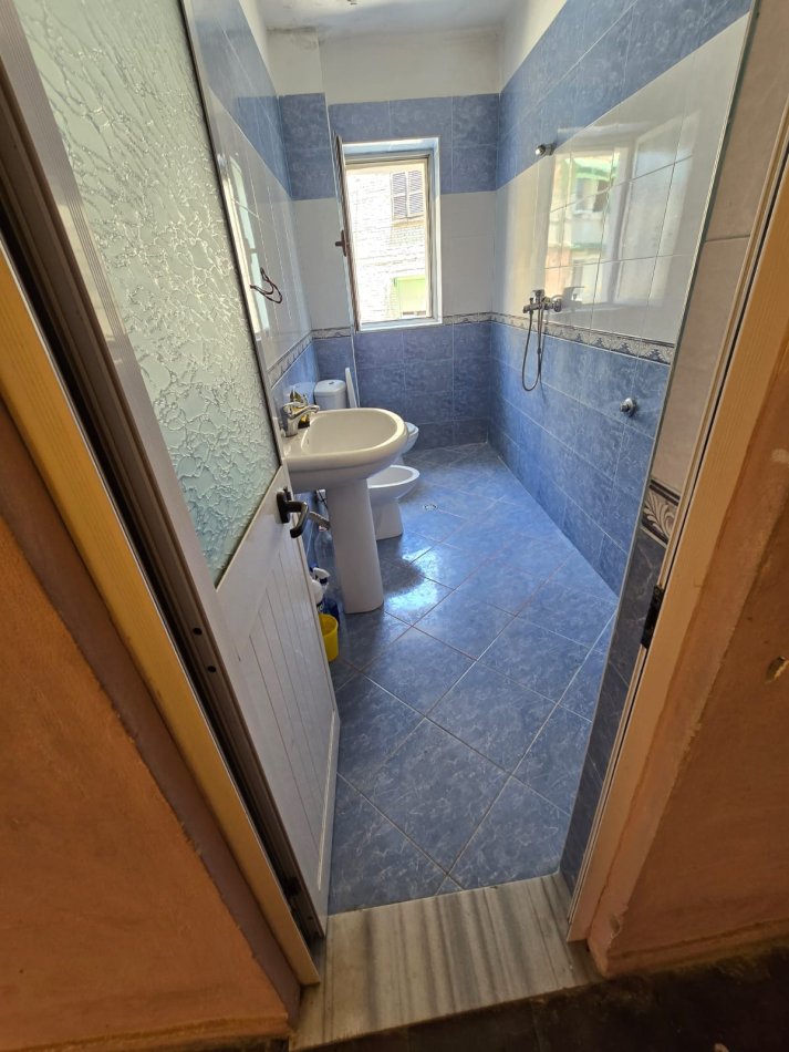 Tirane, shes 1+1+Ballkon Kati 3, 60 m² 85.000 € (Rruga Irfan Tomini)