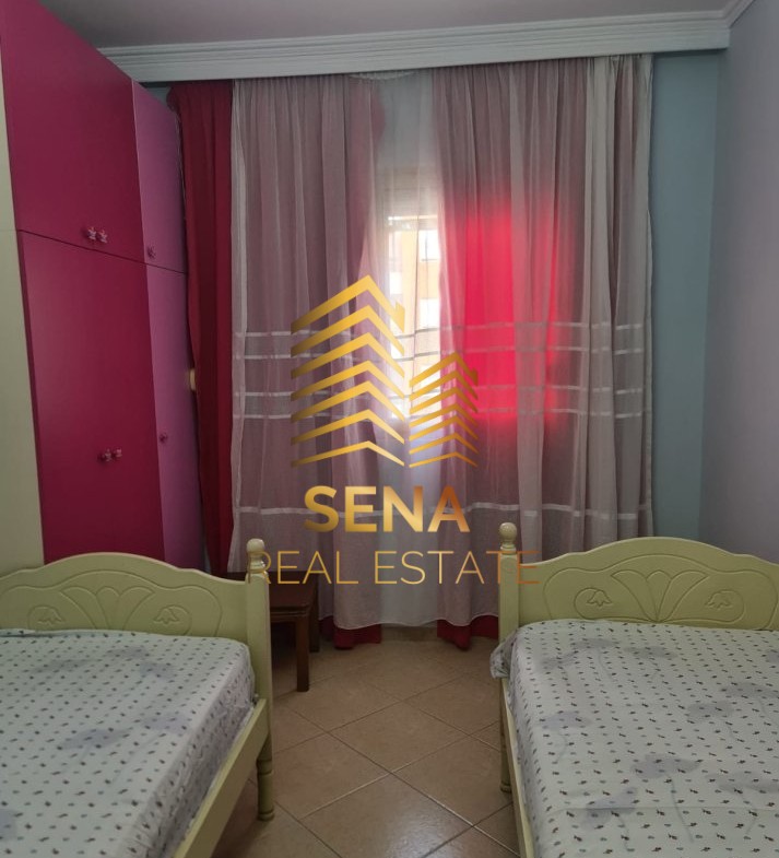Tirane, jepet me qera apartament 2+1+Ballkon Kati 4, 100 m² 450 € (Rruga Sabri Preveza)