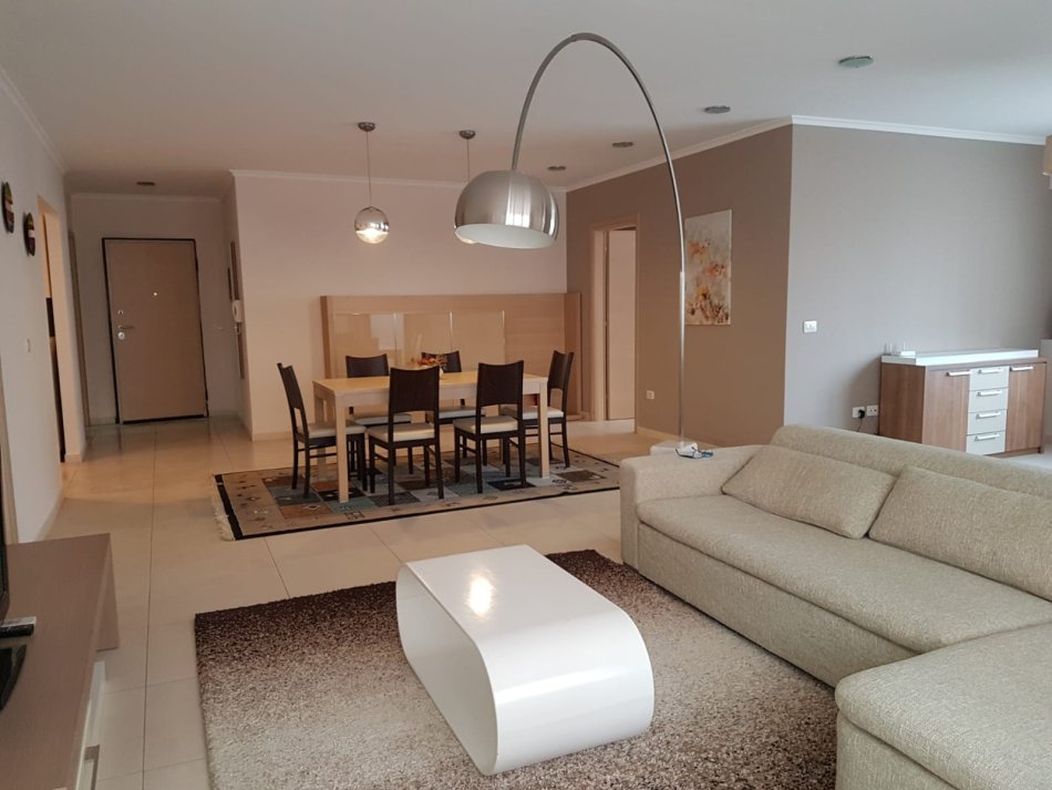 Tirane, jepet me qera apartament 2+1+Aneks+Ballkon Kati 4, 121 m² 850 € (Rruga e Bogdanve)