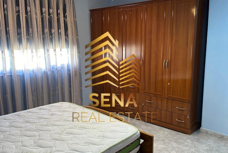 Tirane, jepet me qera apartament 2+1+Ballkon Kati 5, 80 m² 400 € (Rruga Ferit Xhajko)