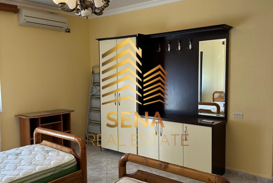 Tirane, jepet me qera apartament 2+1+Ballkon Kati 5, 80 m² 400 € (Rruga Ferit Xhajko)