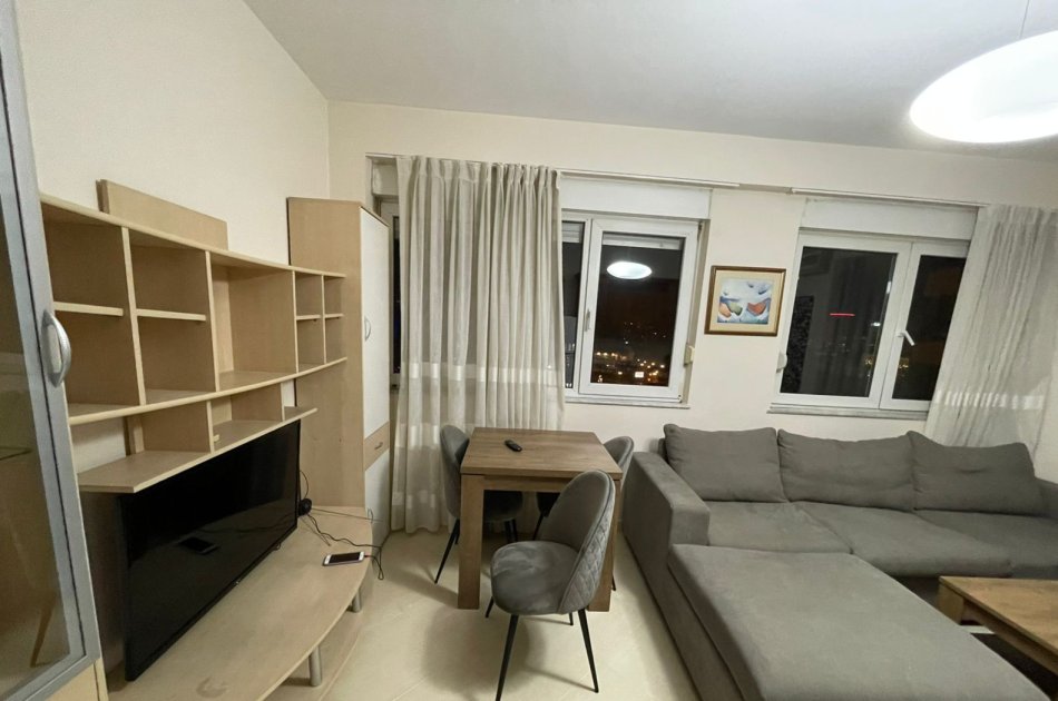Tirane, jepet me qera apartament 1+1+Ballkon prane Air Albania