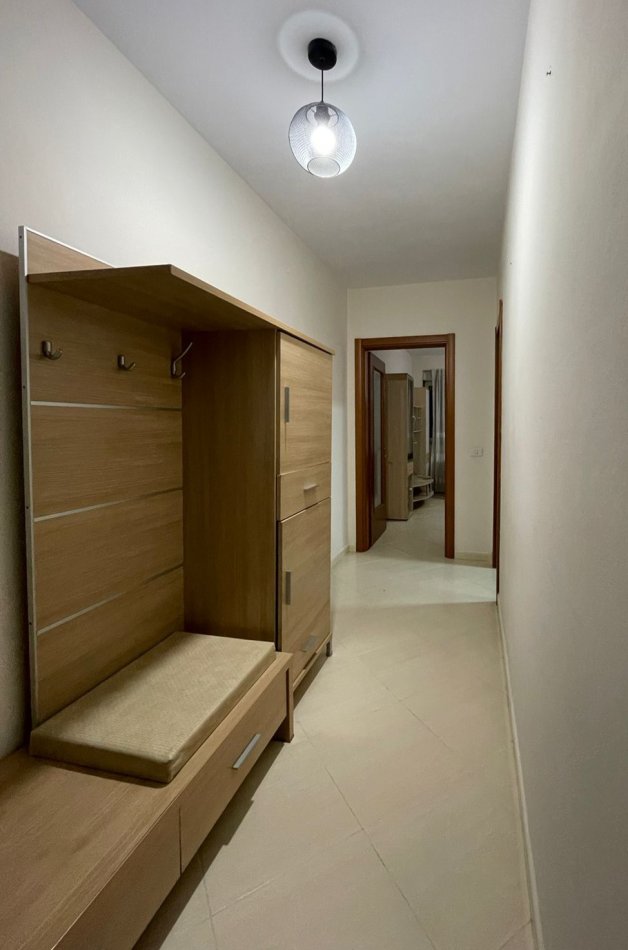 Tirane, jepet me qera apartament 1+1+Ballkon prane Air Albania