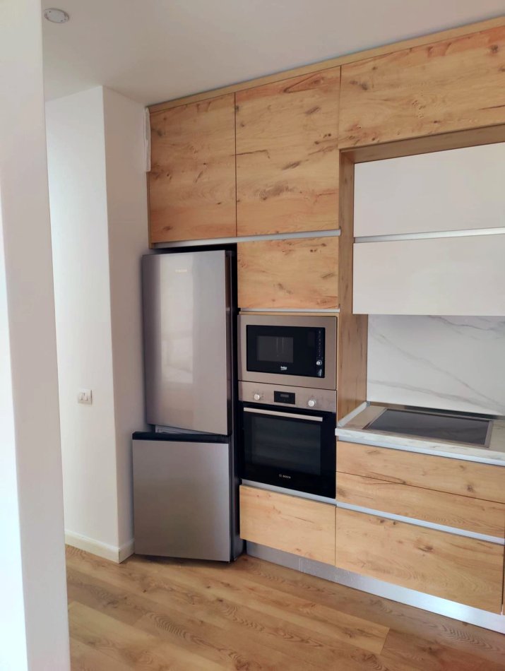 Tirane, jepet me qera apartament 2+1+Ballkon Kati 5, 98 m² 700 € (Hurry Fulz)