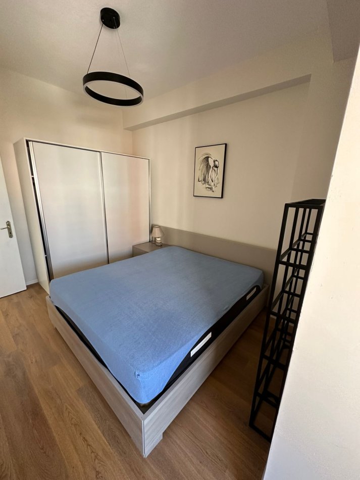 Tirane, jepet me qera apartament 1+1 Kati 4, 52 m² 400 € (Unaza e Re)