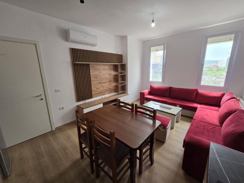 Tirane, jepet me qera apartament 2+1+Ballkon Kati 2, 80 m² 550 € (Dritan Hoxha)