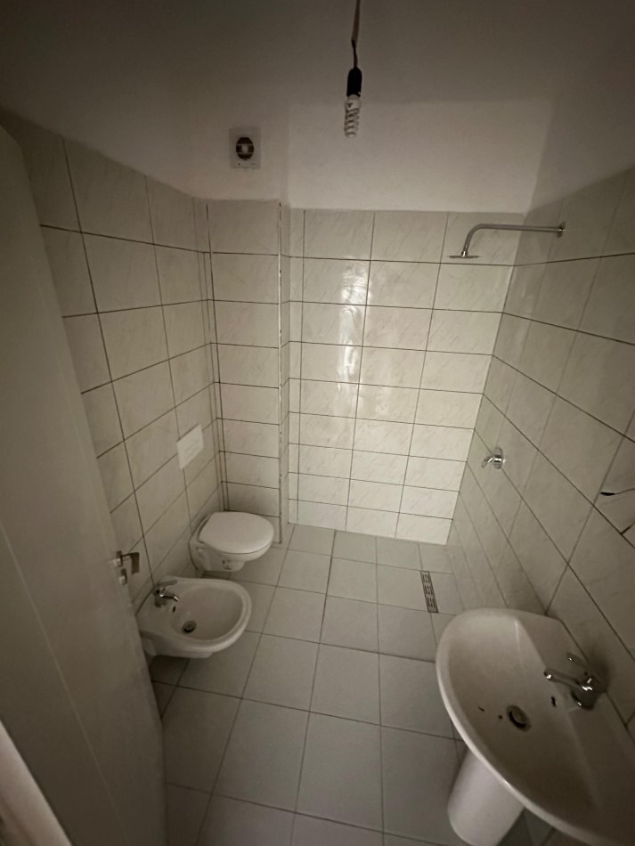 Tirane, shitet apartament 2+1+Ballkon Kati 1, 90 m² 90.000 € 