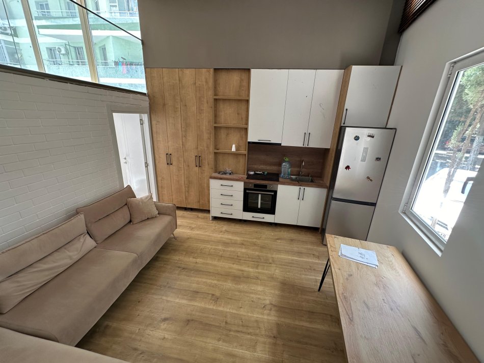 Tirane, shitet apartament duplex Dublex Kati 0, 82 m² 85.000 € (Fresku)