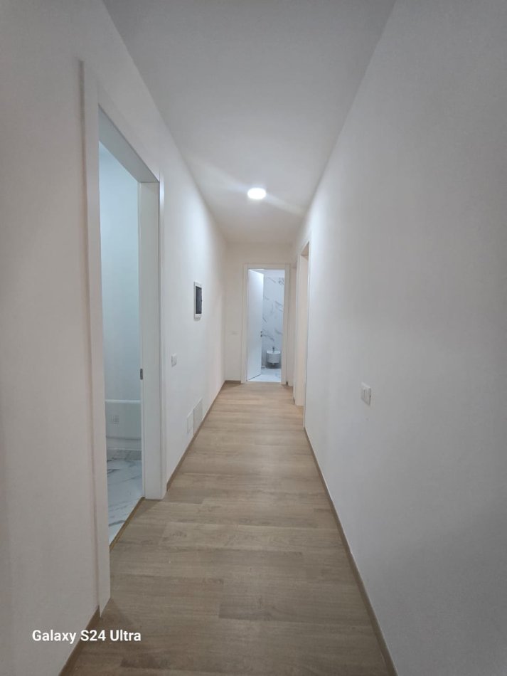 Tirane, jepet me qera apartament 2+1+Ballkon Kati 3, 85 m² 850 € (Delijorgji)