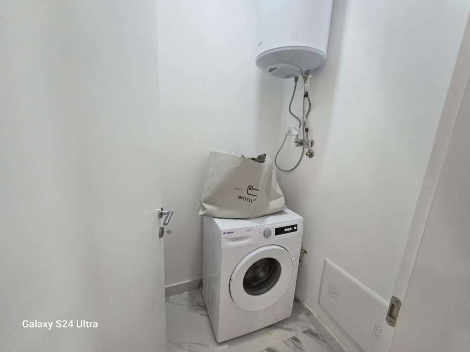Tirane, jepet me qera apartament 2+1+Ballkon Kati 3, 85 m² 850 € (Delijorgji)
