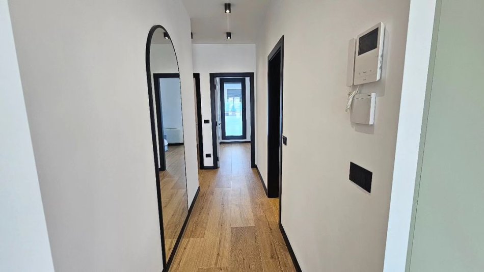 Tirane, shitet apartament 3+1+Aneks+Ballkon Kati 3, 171 m² 369.000 € (Teg)