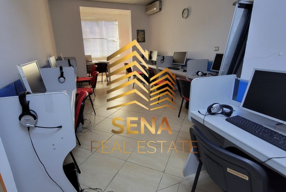 Tirane, jepet me qera ambjent biznesi Kati 1, 126 m² 1.200 € (Pjeter Bogdani)